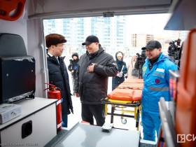 Больницы Якутии получили новые автомобили