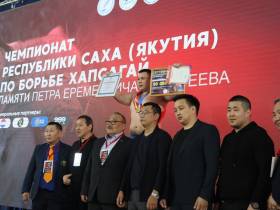 Абсолютными чемпионами Якутии по хапсагаю стали борцы Усть-Алданского, Намского и Таттинского улусов