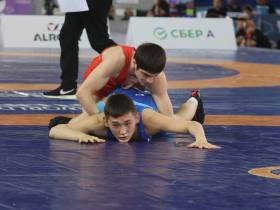 Лев Павлов сразится в полуфинале первенства России по вольной борьбе в Якутске