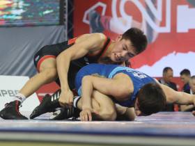 Якутяне Лев Павлов и Николай Захаров вышли в 1/4 финала первенства России по вольной борьбе