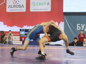 Якутяне Лев Павлов и Николай Захаров вышли в 1/4 финала первенства России по вольной борьбе
