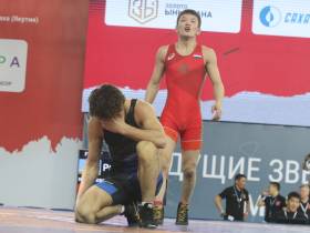 Якутский борец Данил Мохначевский завоевал право бороться за бронзовую медаль первенства России