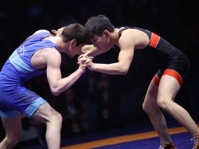 Лев Павлов завоевал для Якутии золотую медаль первенства России по вольной борьбе среди юниоров