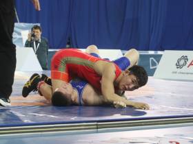 Два борца из Якутии вышли в полуфинал первенства России по вольной борьбе