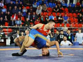 Два борца из Якутии вышли в полуфинал первенства России по вольной борьбе