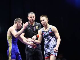 Борцы Юлиан Григорьев и Эдуард Попов уступили в схватках за третьи места первенства России