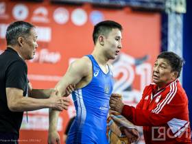 В Якутске определены медалисты по шести весовым категориям первенства России по вольной борьбе