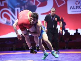 В Якутске определены медалисты по шести весовым категориям первенства России по вольной борьбе