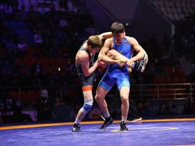 В Якутске выявили сильнейших борцов страны юниорского возраста на первенстве России