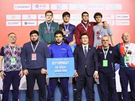 В Якутске выявили сильнейших борцов страны юниорского возраста на первенстве России