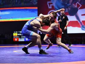 В Якутске выявили сильнейших борцов страны юниорского возраста на первенстве России