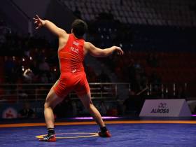 В Якутске выявили сильнейших борцов страны юниорского возраста на первенстве России