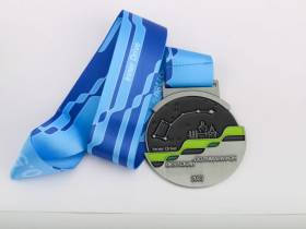 Символ движения: организаторы Якутского полумарафона представили новые медали