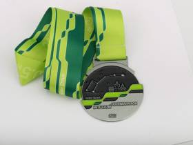 Символ движения: организаторы Якутского полумарафона представили новые медали