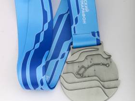 Символ движения: организаторы Якутского полумарафона представили новые медали