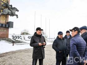 Дмитрий Садовников поручил усилить работу по откачке талых вод в Якутске