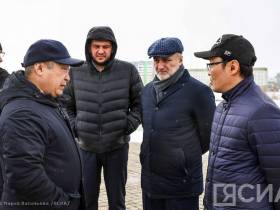 Дмитрий Садовников поручил усилить работу по откачке талых вод в Якутске