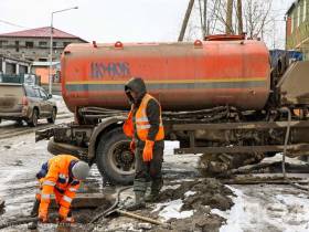 Дмитрий Садовников поручил усилить работу по откачке талых вод в Якутске