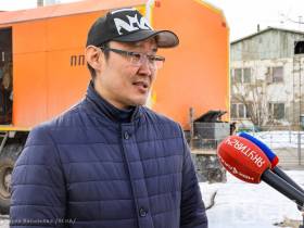 Дмитрий Садовников поручил усилить работу по откачке талых вод в Якутске