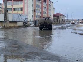 Работы по откачке воды в Гагаринском округе Якутска велись до четырех утра