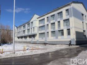 Айсен Николаев поручил усилить уборку территорий школ и детских садов Якутска от снега и талых вод