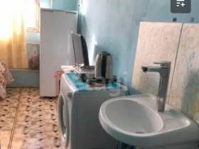 Волны на полу и ободранные обои: как выглядят самые бюджетные квартиры в Якутске