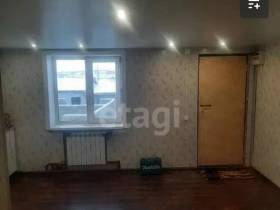 Волны на полу и ободранные обои: как выглядят самые бюджетные квартиры в Якутске