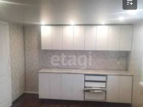 Волны на полу и ободранные обои: как выглядят самые бюджетные квартиры в Якутске