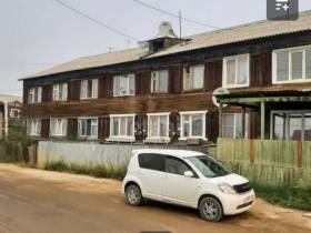 Волны на полу и ободранные обои: как выглядят самые бюджетные квартиры в Якутске