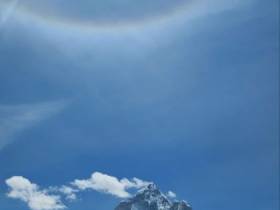 «Такая возможность бывает один раз в жизни». Первый альпинист из Якутии начал восхождение на Эверест