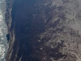 Нефтепродукты попали в реку Анкудинку в Среднеколымском районе Якутии