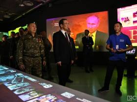 Подвиги в лицах: в Якутске открылась мультимедийная выставка «Герои спецоперации»