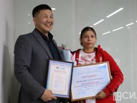 В Якутске чествовали победительницу и призёров первенства России по женской и вольной борьбе