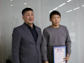 В Якутске чествовали победительницу и призёров первенства России по женской и вольной борьбе