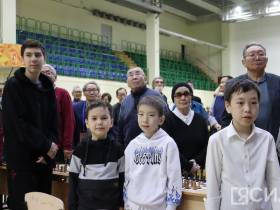 В Якутске провели матч-турнир поколений по шахматам и шашкам на призы ветерана Наума Слепцова