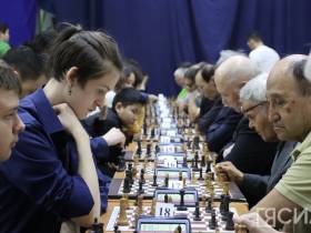 В Якутске провели матч-турнир поколений по шахматам и шашкам на призы ветерана Наума Слепцова