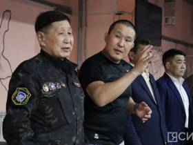 Якутским борцам вручили спортивную экипировку перед вылетом на чемпионат России