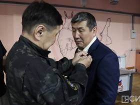 Якутским борцам вручили спортивную экипировку перед вылетом на чемпионат России