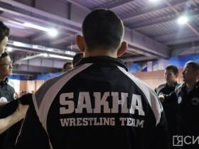 Якутским борцам вручили спортивную экипировку перед вылетом на чемпионат России