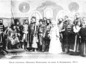 «Готовим яркую премьеру»: Русский драмтеатр отмечает 132-летие