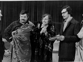 «Готовим яркую премьеру»: Русский драмтеатр отмечает 132-летие