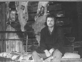 «Готовим яркую премьеру»: Русский драмтеатр отмечает 132-летие