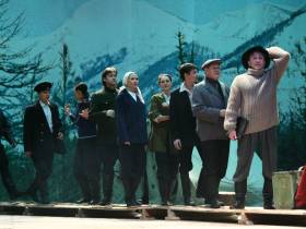 «Готовим яркую премьеру»: Русский драмтеатр отмечает 132-летие