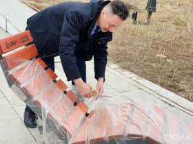 Сотрудники «Сбера» и центра «Мои документы» благоустроили Сквер молодёжи в Якутске