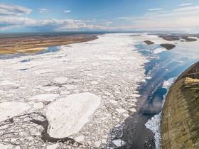 Фото: ледоход на реке Лене с Табагинского мыса
