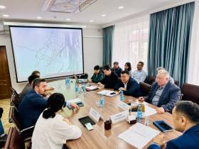 Планы по развитию пригородных автобусных маршрутов обсудили в Якутской гордуме