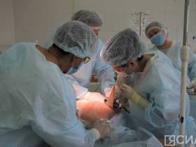 Фото и видео: врачи показали, как в ожоговом центре проводят пересадку кожи