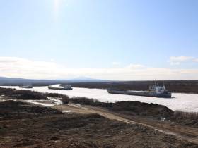 В Жатае и Хандыге готовят суда для выхода в первые рейсы на реки Алдан, Амгу и Вилюй