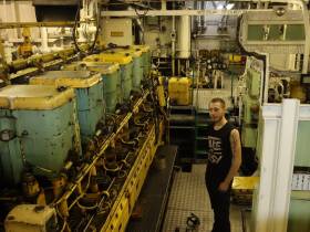 В Жатае и Хандыге готовят суда для выхода в первые рейсы на реки Алдан, Амгу и Вилюй