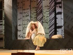 Премию главы Якутии имени Кирилла и Мефодия вручили преподавателю СВФУ Луизе Габышевой